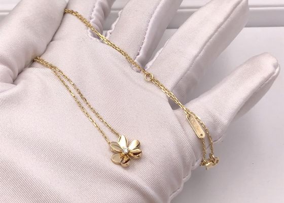 Elegante Blume geformtes 18K Gold Diamond Necklace With Round Diamonds